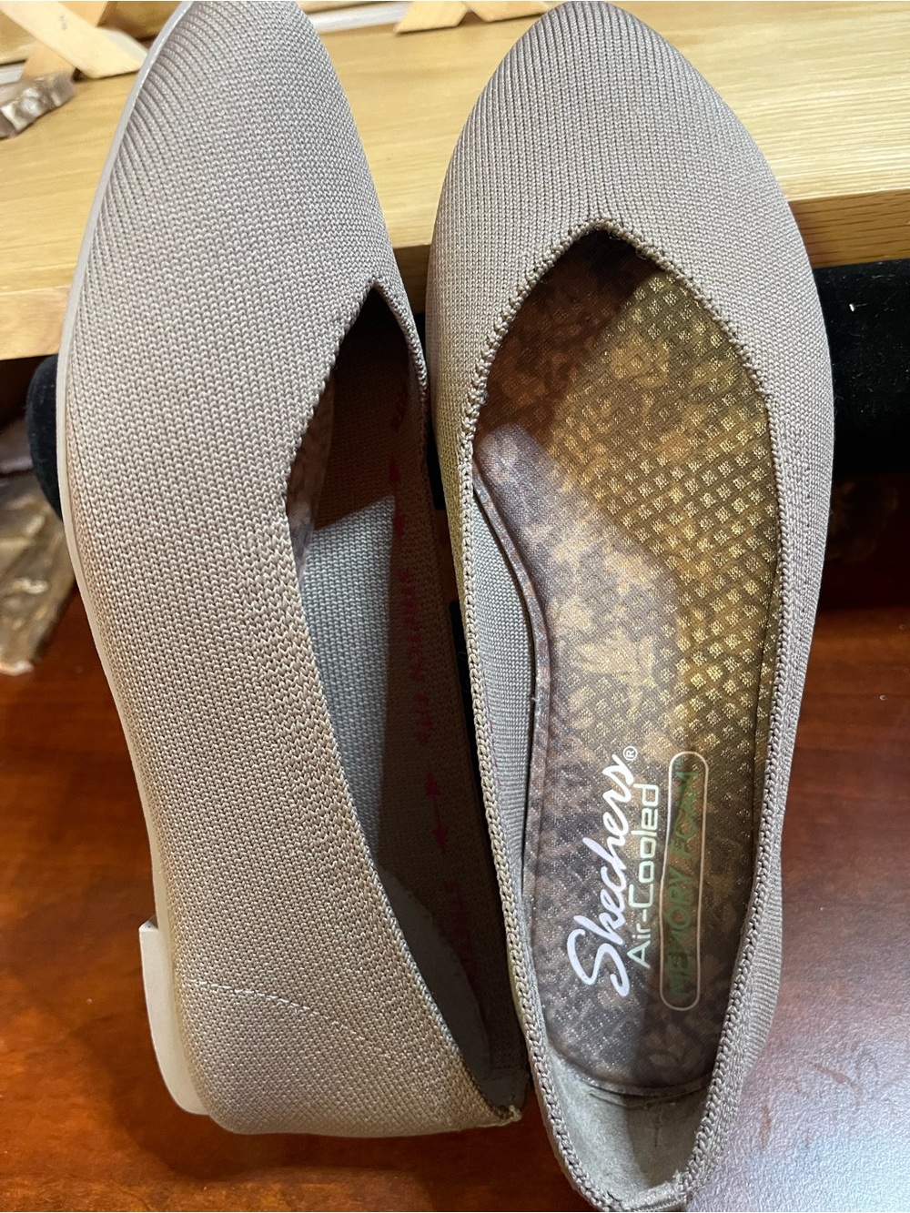 Skechers “Cleo Walk 2.0 Ballet Flats” Woven Stretch Fit Fabric / Taupe Sz 6.5